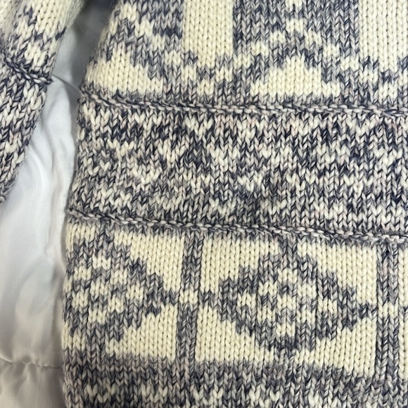 GAP acrylic/wool pastel/cream sweater - Picture 3 of 6